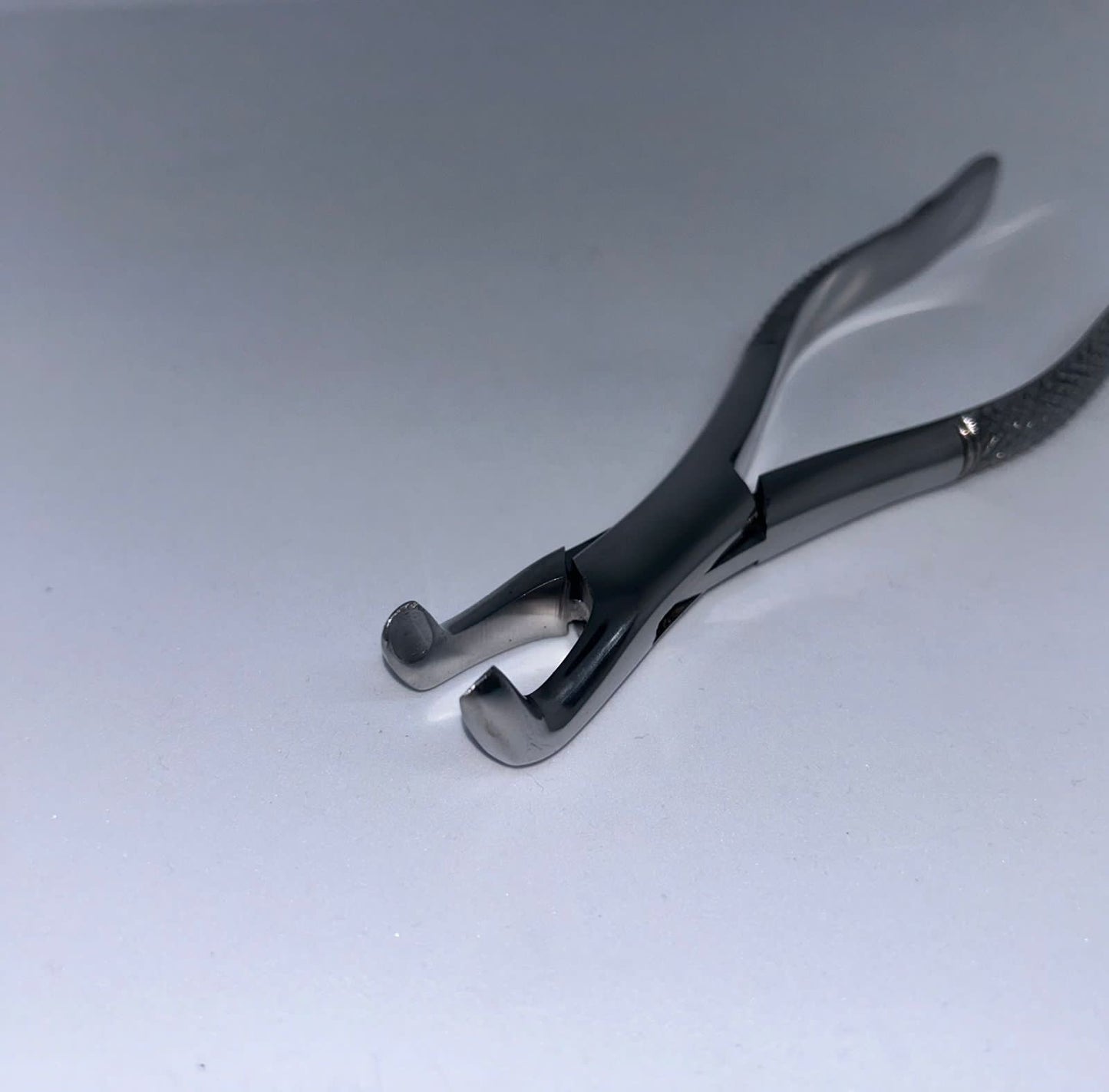 Lower wisdom forceps (straight hand)