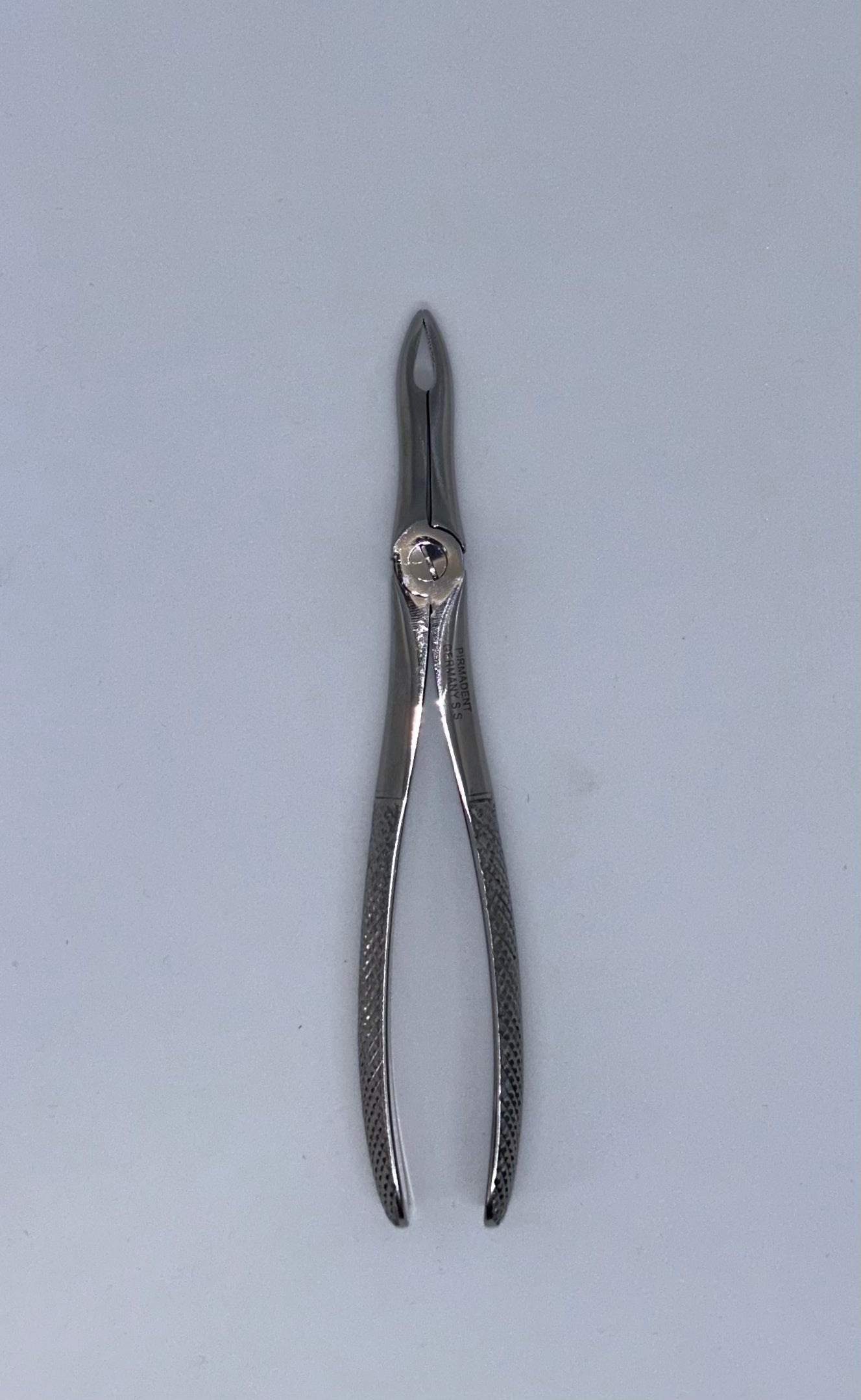 Upper roots forceps