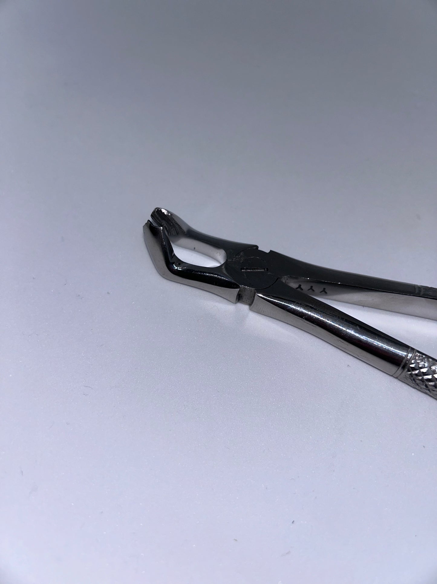 lower wisdom forceps