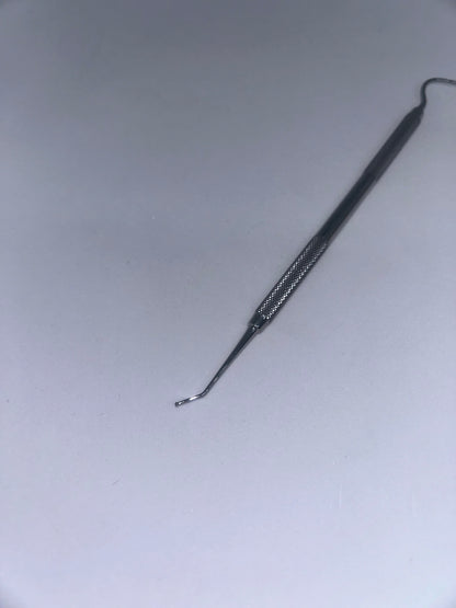 Calcium hydroxide applicator