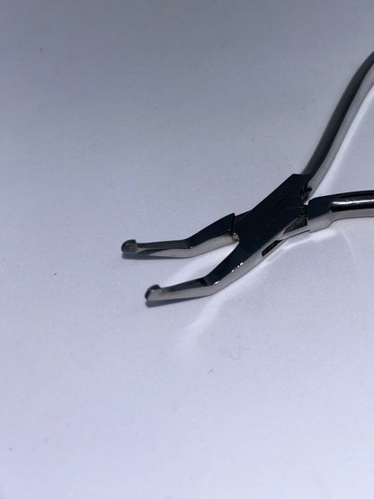 How-angled plier